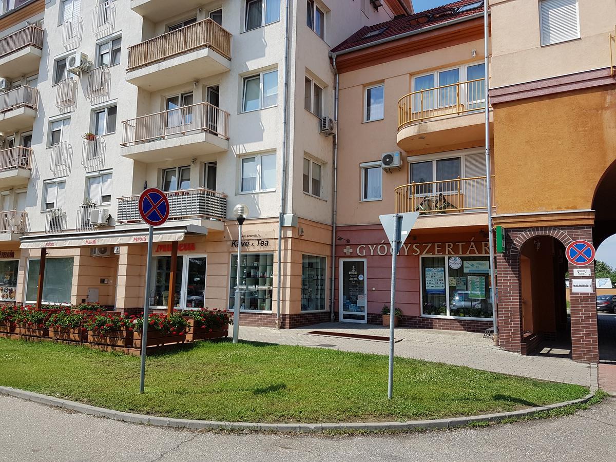 Gina Apartman Debrecen Exterior foto