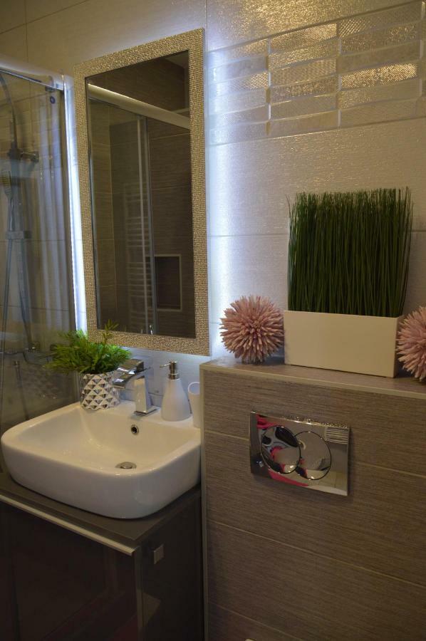 Gina Apartman Debrecen Exterior foto